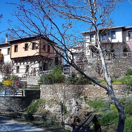 Viraggas Traditional hotel Vrastama Bagian luar foto