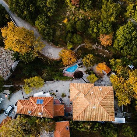 Viraggas Traditional hotel Vrastama Bagian luar foto