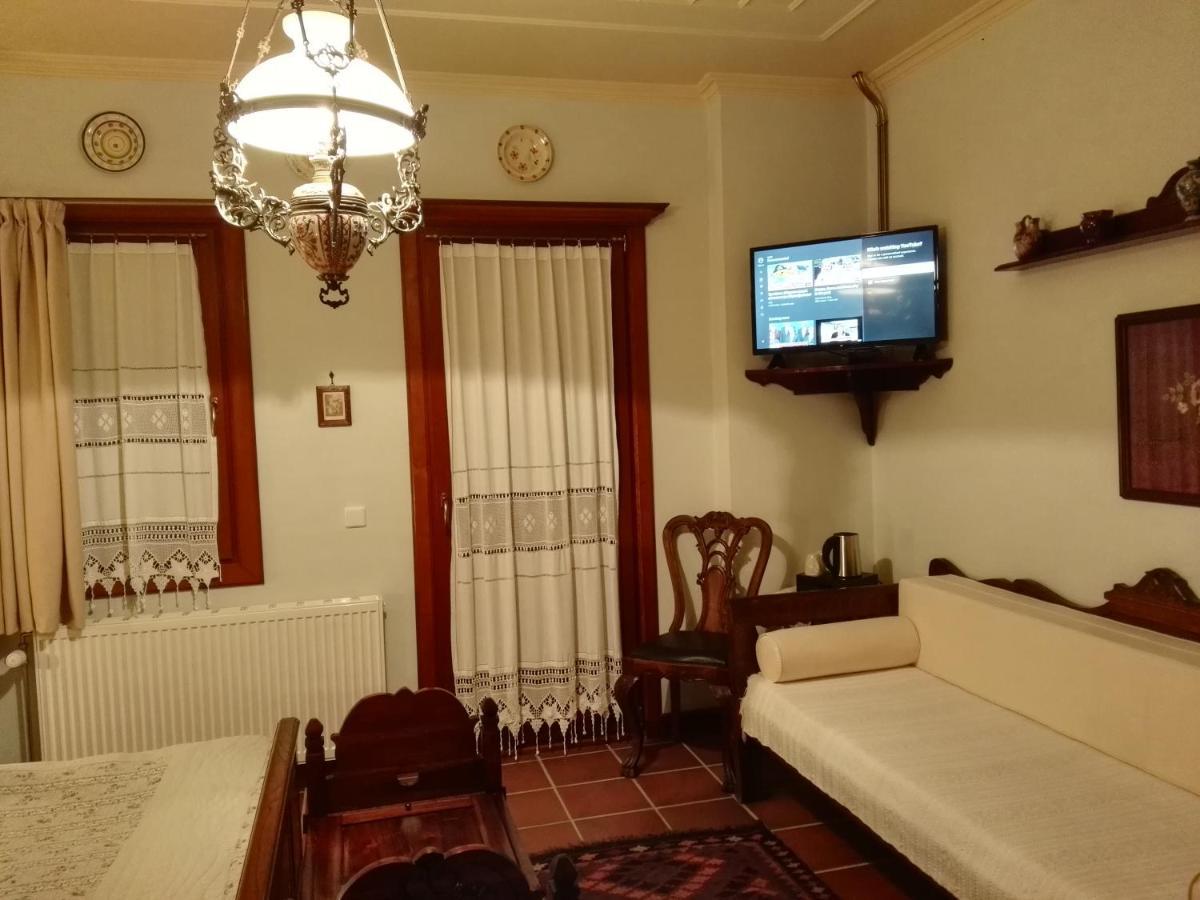 Viraggas Traditional hotel Vrastama Bagian luar foto