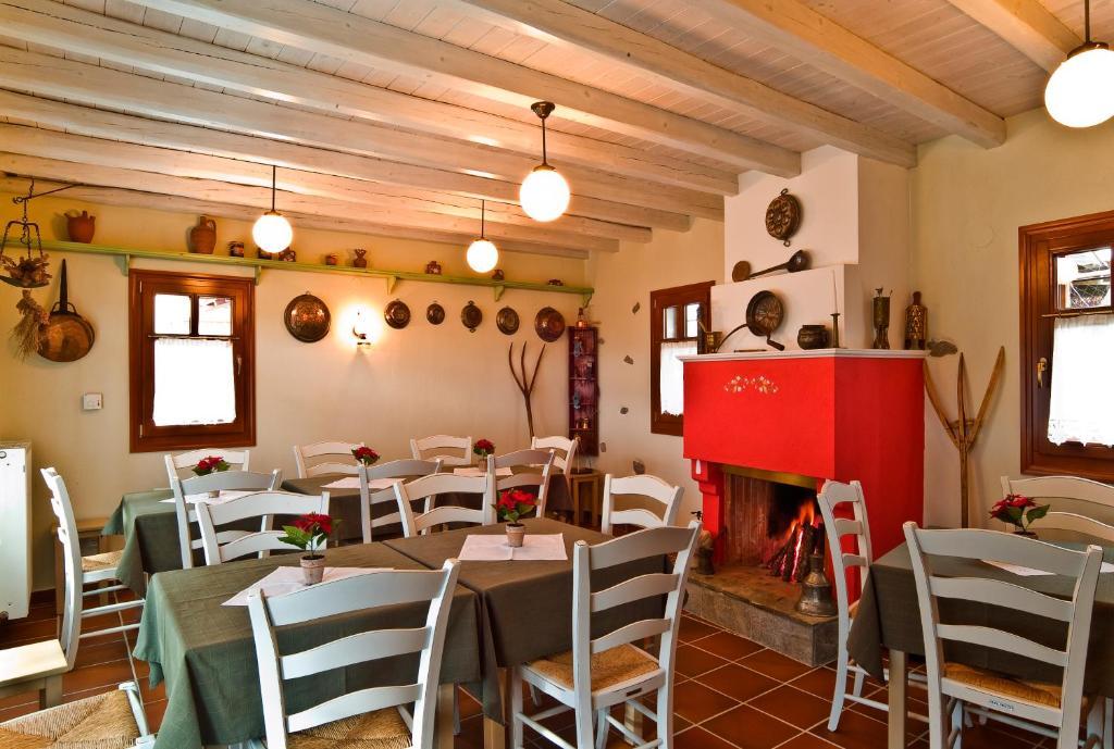 Viraggas Traditional hotel Vrastama Bagian luar foto