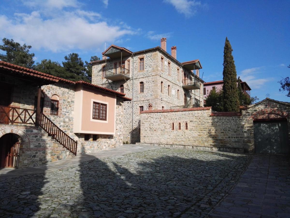 Viraggas Traditional hotel Vrastama Bagian luar foto