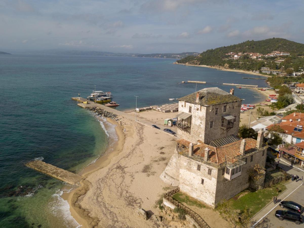 Viraggas Traditional hotel Vrastama Bagian luar foto